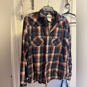 Men’s large Ariat long sleeved button up shirt
